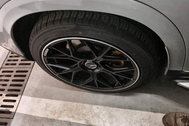 Used Mercedes-Benz EQE SUV 2023 350 4MATIC Pioneer Edition Right Rear Wheel Hub