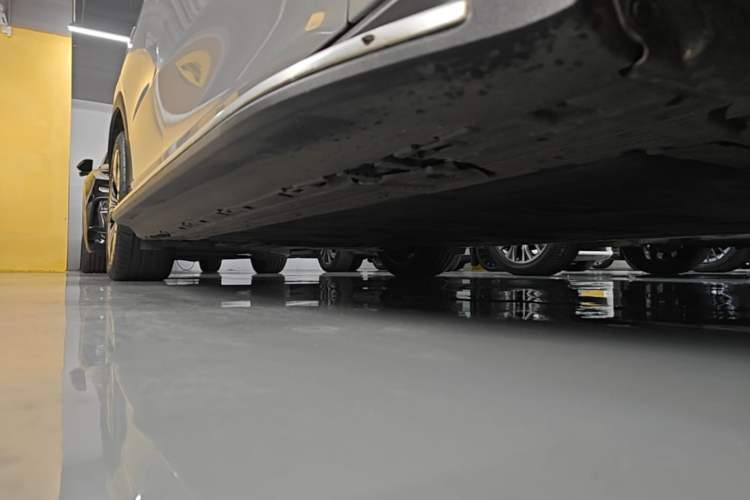 Used Mercedes-Benz EQE SUV 2023 350 4MATIC Luxury Edition Right Side Sill
