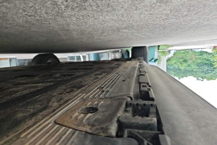 Used Mercedes-Benz EQE SUV 2023 350 4MATIC Pioneer Edition Right Side Sill