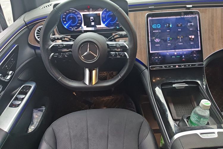 Used Mercedes-Benz EQE SUV 2023 350 4MATIC Pioneer Edition Steering Wheel