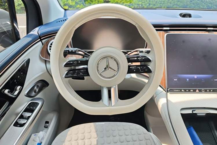 Used Mercedes-Benz EQE SUV 2023 350 4MATIC Luxury Edition Steering Wheel