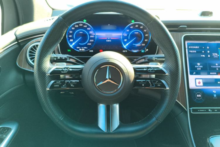 Used Mercedes-Benz EQE SUV 2023 350 4MATIC Luxury Edition Steering Wheel