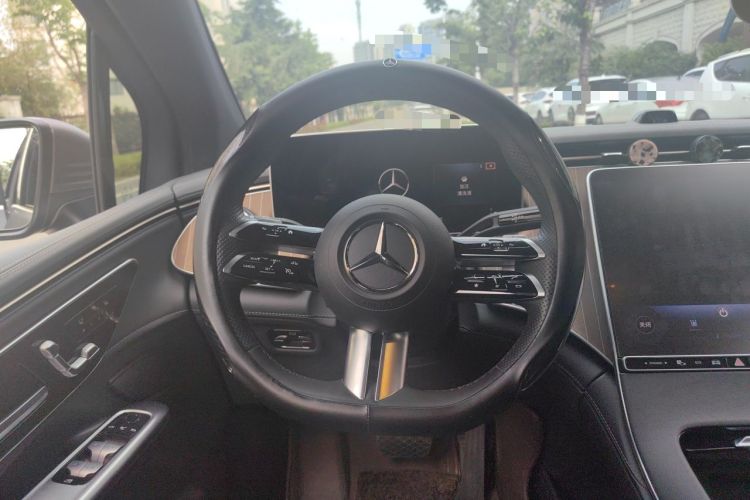 Used Mercedes-Benz EQE SUV 2023 350 4MATIC Pioneer Edition Steering Wheel