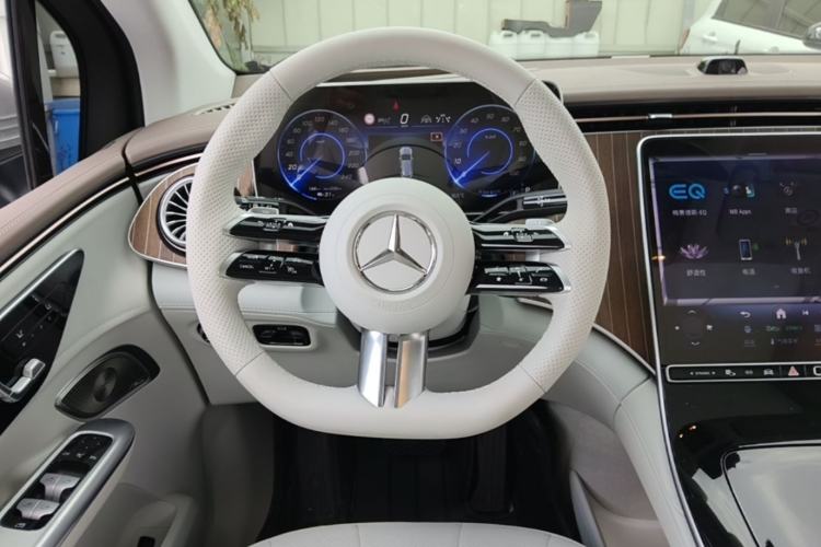 Used Mercedes-Benz EQE SUV 2023 350 4MATIC Luxury Edition Steering Wheel