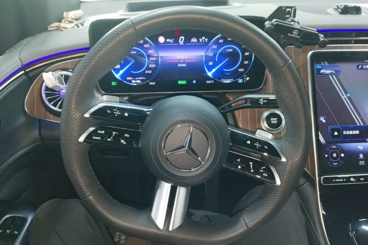 Used Mercedes-Benz EQE SUV 2023 350 4MATIC Luxury Edition Steering Wheel
