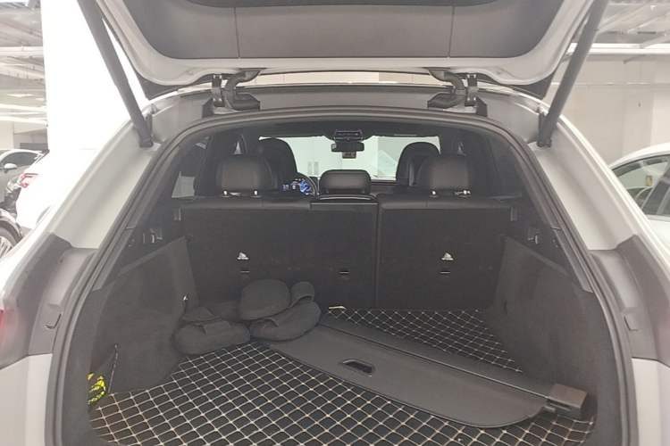 Used Mercedes-Benz EQE SUV 2023 350 4MATIC Pioneer Edition Trunk