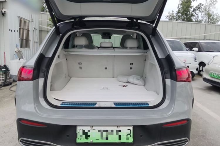 Used Mercedes-Benz EQE SUV 2023 350 4MATIC Luxury Edition Trunk