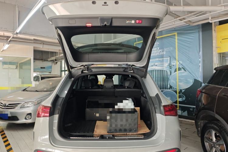 Used Mercedes-Benz EQE SUV 2023 350 4MATIC Luxury Edition Trunk