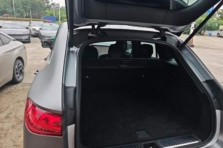 Used Mercedes-Benz EQE SUV 2023 350 4MATIC Pioneer Edition Trunk
