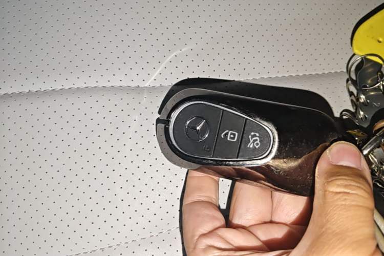 Used Mercedes-Benz EQE SUV 2023 500 4MATIC Vehicle Key