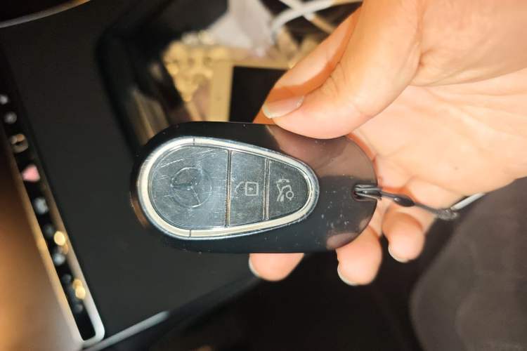 Used Mercedes-Benz EQE SUV 2023 350 4MATIC Pioneer Edition Vehicle Key
