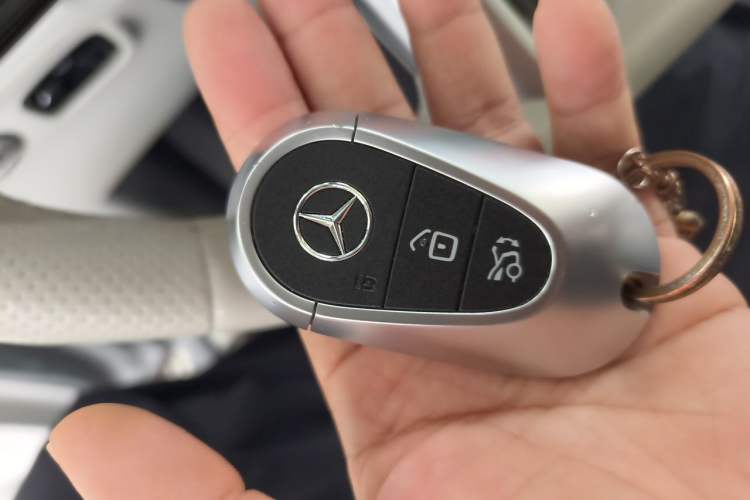 Used Mercedes-Benz EQE SUV 2023 350 4MATIC Pioneer Edition Vehicle Key