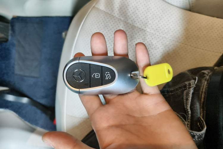 Used Mercedes-Benz EQE SUV 2023 350 4MATIC Pioneer Edition Vehicle Key