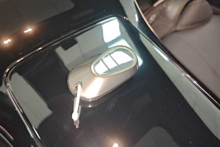 Used Mercedes-Benz EQE SUV 2023 350 4MATIC Pioneer Edition Vehicle Key