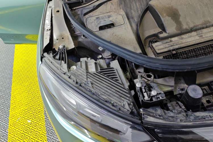 Used Mercedes-Benz EQE SUV 2023 350 4MATIC Pioneer Edition Engine Bay Right