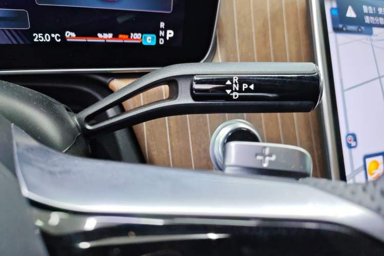 Used Mercedes-Benz EQE SUV 2023 350 4MATIC Pioneer Edition Gear Lever