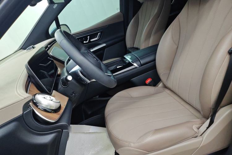 Used Mercedes-Benz EQE SUV 2023 350 4MATIC Pioneer Edition Left Front Seat