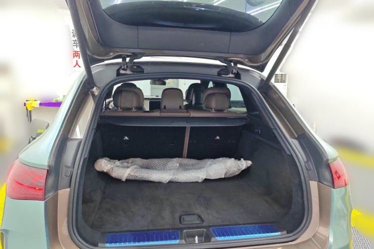 Used Mercedes-Benz EQE SUV 2023 350 4MATIC Pioneer Edition Trunk