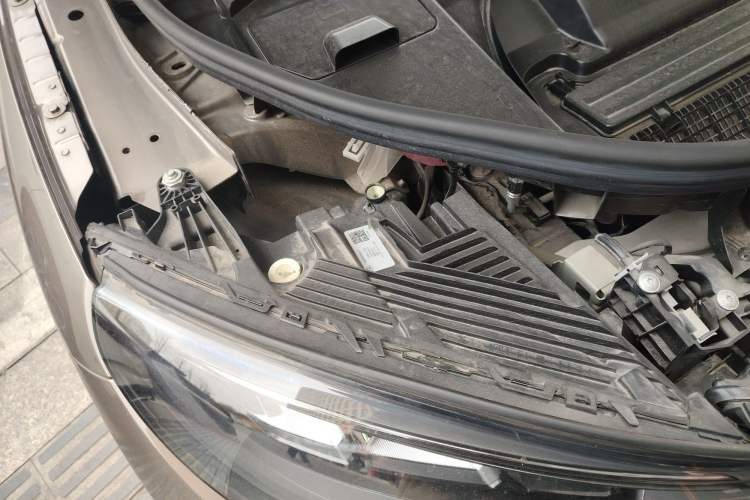 Used Mercedes-Benz EQE SUV 2023 350 4MATIC Luxury Edition Engine Bay Right