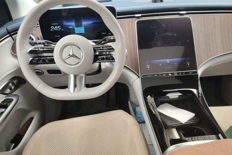 Used Mercedes-Benz EQE SUV 2023 350 4MATIC Luxury Edition Steering Wheel