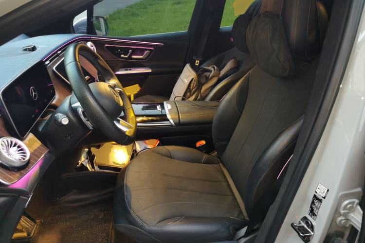 Used Mercedes-Benz EQE SUV 2023 350 4MATIC Pioneer Edition Left Front Seat