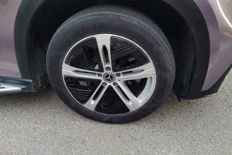 Used Mercedes-Benz EQE SUV 2023 350 4MATIC Pioneer Edition Right Front Wheel Hub