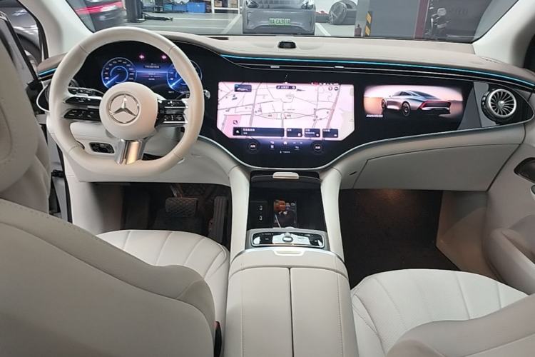 Used Mercedes-Benz EQE SUV 2023 500 4MATIC Special Edition Center Console
