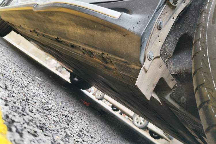 Used Mercedes-Benz EQE SUV 2023 500 4MATIC Special Edition Chassis Rear Left