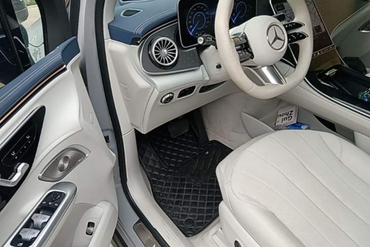 Used Mercedes-Benz EQE SUV 2023 500 4MATIC Special Edition Driver Seat