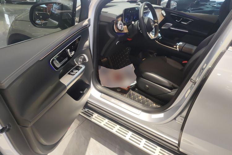 Used Mercedes-Benz EQE SUV 2023 350 4MATIC Luxury Edition Driver Seat