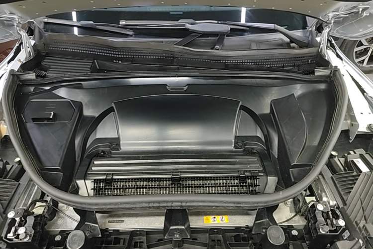 Used Mercedes-Benz EQE SUV 2023 350 4MATIC Luxury Edition Engine Bay