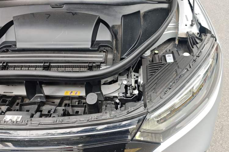 Used Mercedes-Benz EQE SUV 2023 350 4MATIC Luxury Edition Engine Bay Left