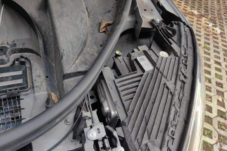 Used Mercedes-Benz EQE SUV 2023 350 4MATIC Pioneer Edition Engine Bay Left