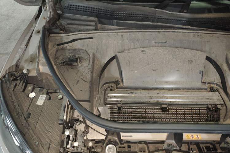 Used Mercedes-Benz EQE SUV 2023 500 4MATIC Special Edition Engine Bay Right