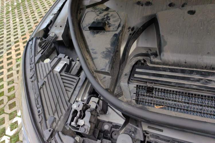 Used Mercedes-Benz EQE SUV 2023 350 4MATIC Pioneer Edition Engine Bay Right