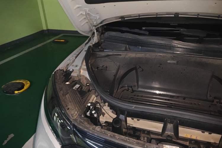 Used Mercedes-Benz EQE SUV 2023 350 4MATIC Pioneer Edition Engine Bay Right