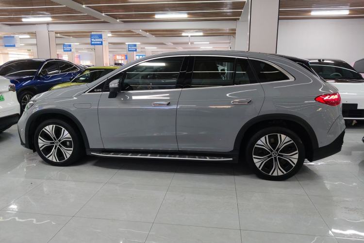 Used Mercedes-Benz EQE SUV 2023 350 4MATIC Luxury Edition Exterior 3