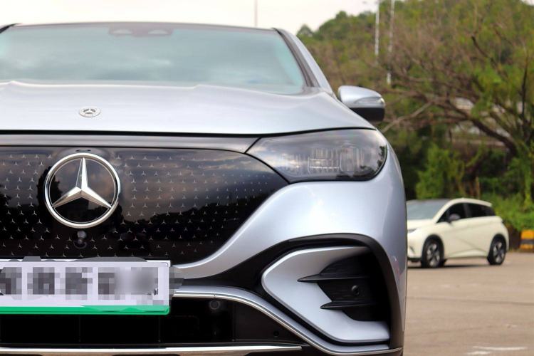 Used Mercedes-Benz EQE SUV 2023 350 4MATIC Luxury Edition Exterior 4