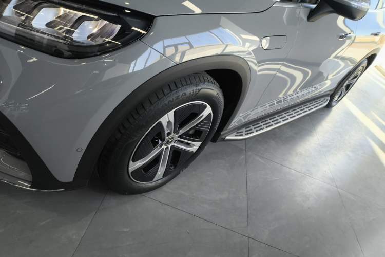 Used Mercedes-Benz EQE SUV 2023 350 4MATIC Pioneer Edition Exterior 7