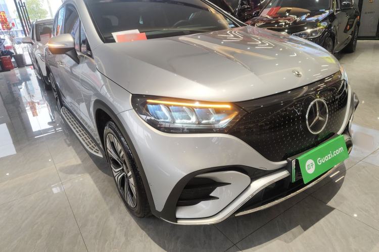 Used Mercedes-Benz EQE SUV 2023 350 4MATIC Luxury Edition Front Right 45 Deg