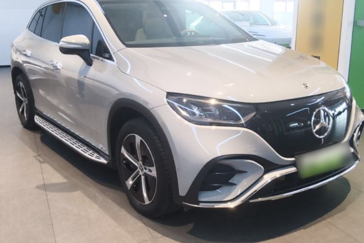 Used Mercedes-Benz EQE SUV 2023 350 4MATIC Pioneer Edition Front Right 45 Deg