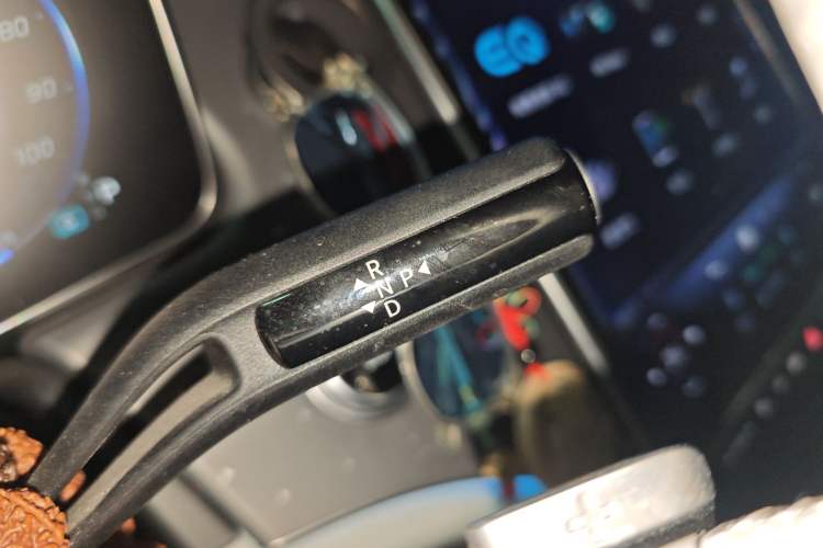 Used Mercedes-Benz EQE SUV 2023 500 4MATIC Special Edition Gear Lever