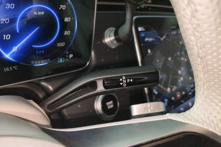Used Mercedes-Benz EQE SUV 2023 350 4MATIC Pioneer Edition Gear Lever