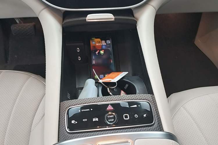 Used Mercedes-Benz EQE SUV 2023 500 4MATIC Special Edition Gear Lever