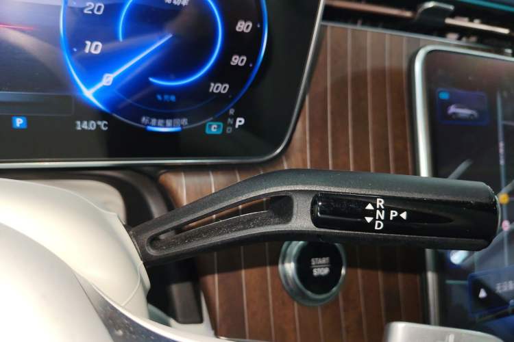 Used Mercedes-Benz EQE SUV 2023 350 4MATIC Luxury Edition Gear Lever