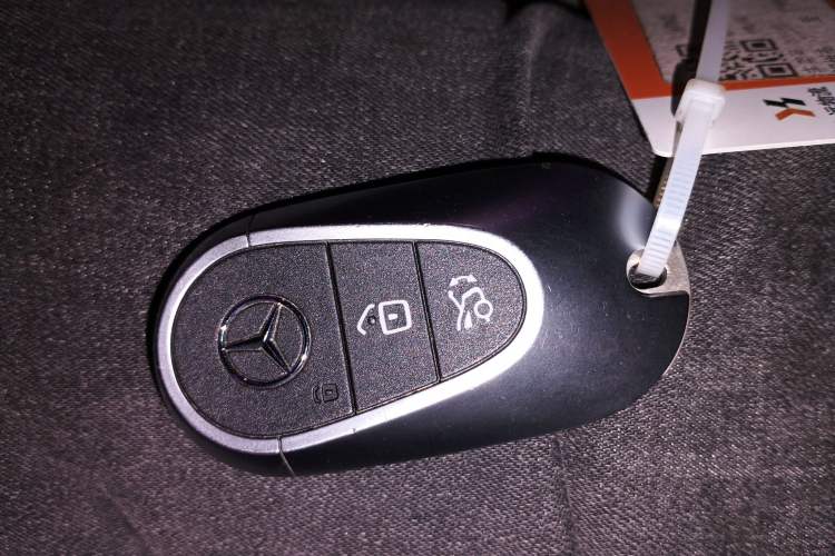 Used Mercedes-Benz EQE SUV 2023 500 4MATIC Special Edition Interior 1