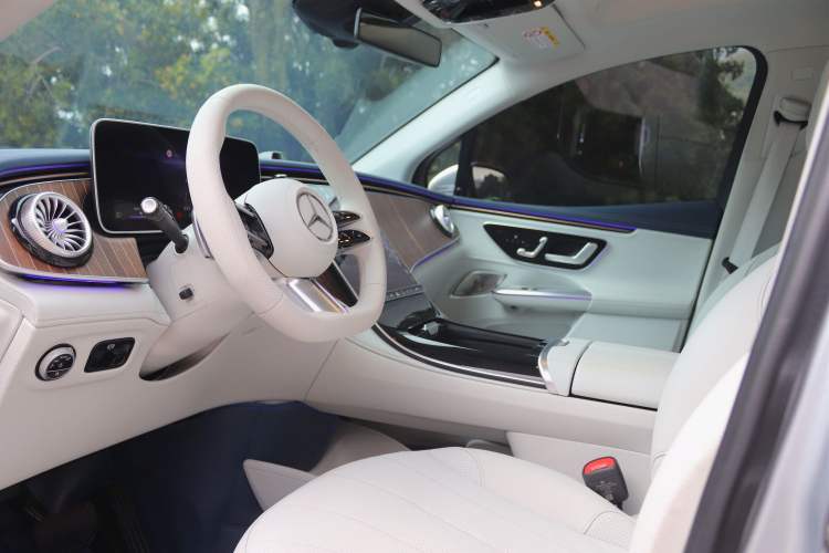 Used Mercedes-Benz EQE SUV 2023 350 4MATIC Luxury Edition Interior 1