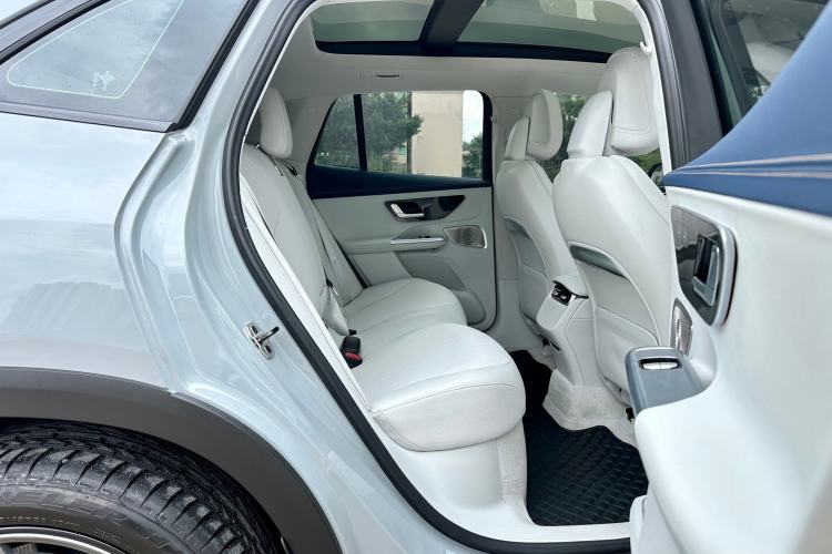 Used Mercedes-Benz EQE SUV 2023 500 4MATIC Special Edition Interior 10