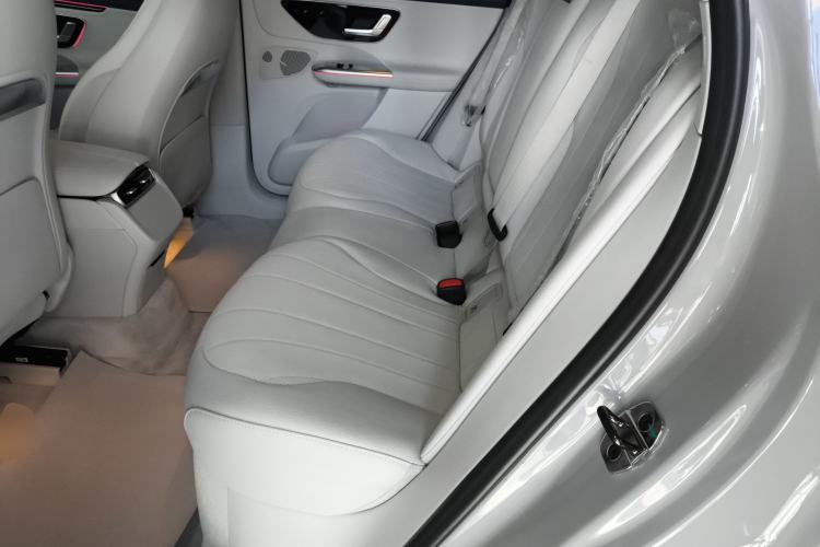 Used Mercedes-Benz EQE SUV 2023 350 4MATIC Pioneer Edition Interior 4