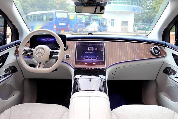Used Mercedes-Benz EQE SUV 2023 350 4MATIC Luxury Edition Interior 6